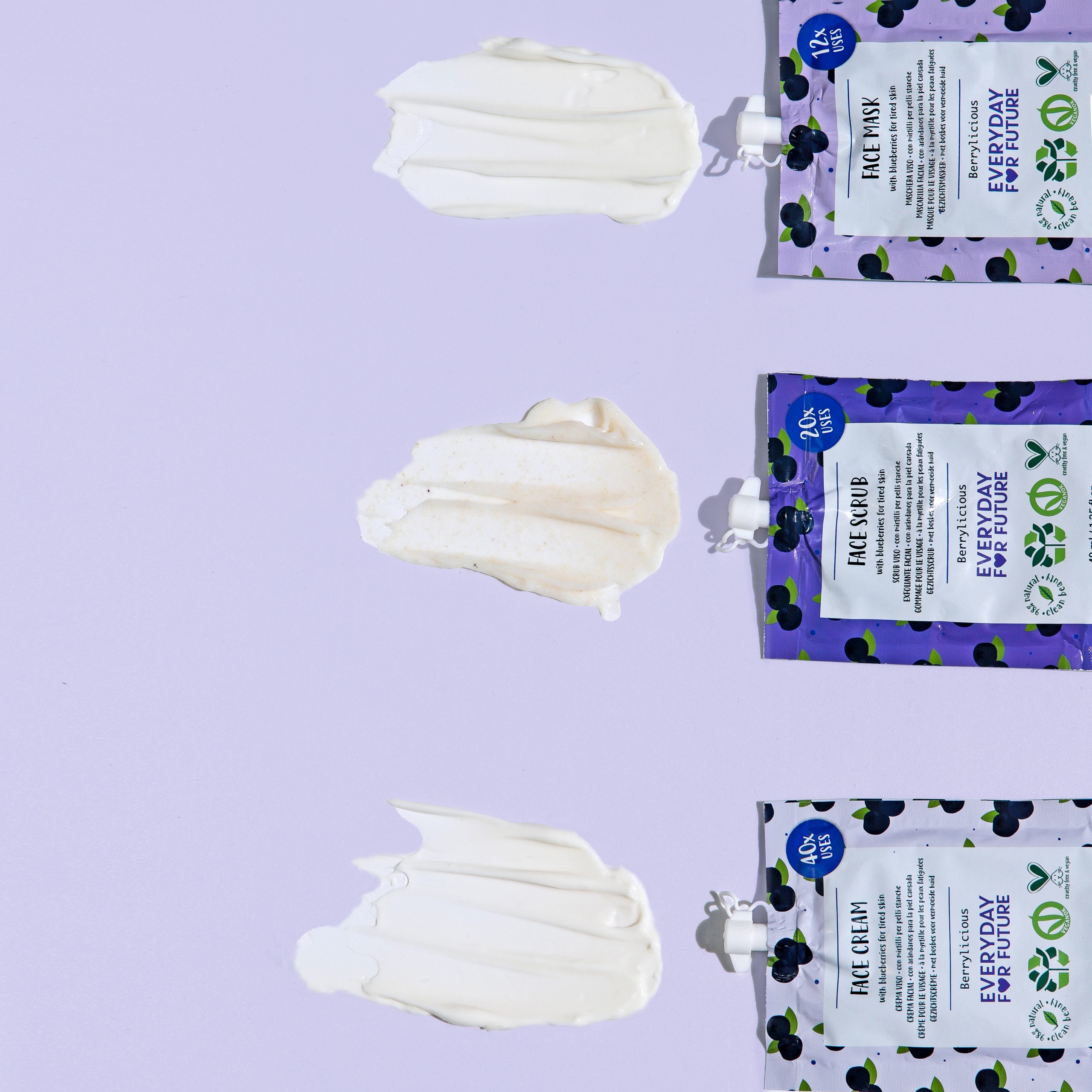 Crema, maschera e scrub viso rassodanti con estratti di mirtillo