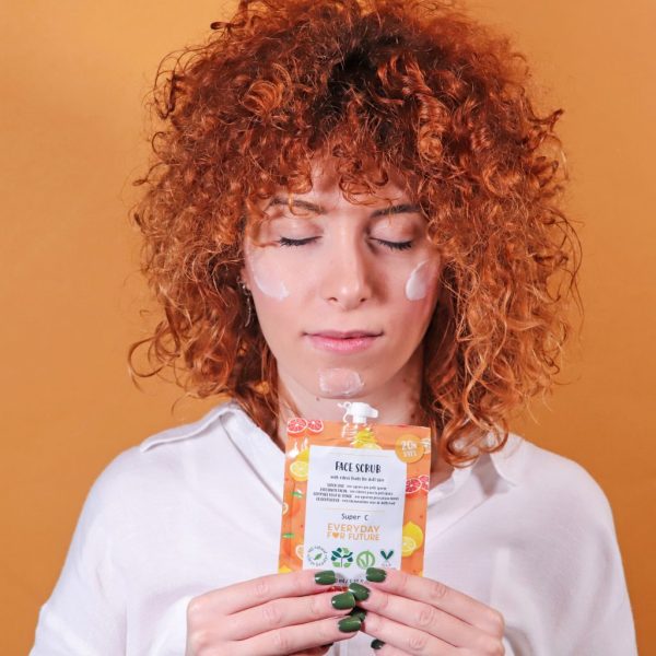 Brightening Face Scrub - Super C