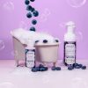 Immagine editoriale del kit doppia detersione Berrylicious composto da olio e foam detergente